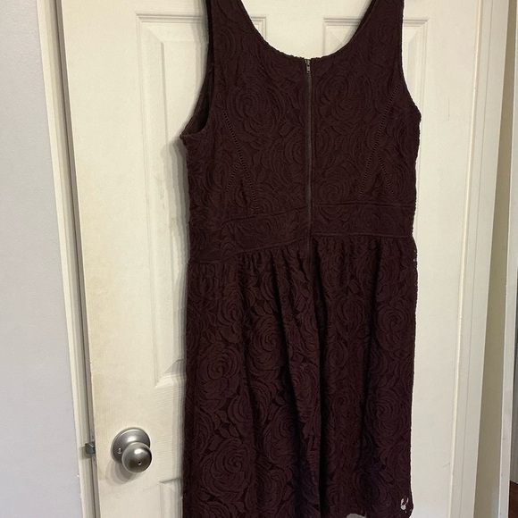 Elegant Lace Sleeveless Dress - Burgundy/Dark purple plus size - Picture 7 of 12